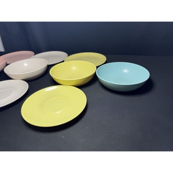 10 MCM Stetson Melmac Plates Saucers Bowls Plates Pastel Dinnerware Retro Vtg - Picture 4 of 10